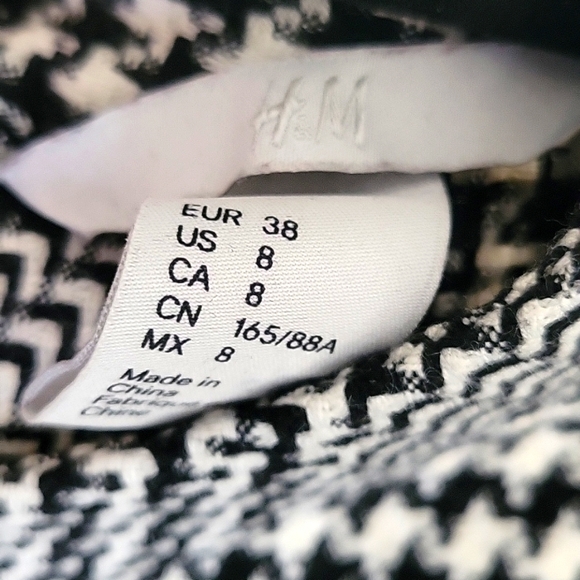 Cute H&M Houndstooth Dress - Picture 3 of 4